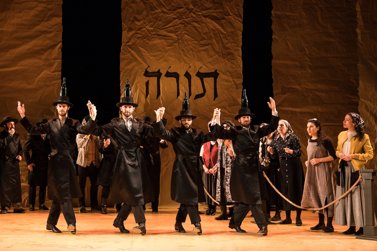 yiddish-fiddler-on-the-roof-producer-tells-us-why-the-show-means-so